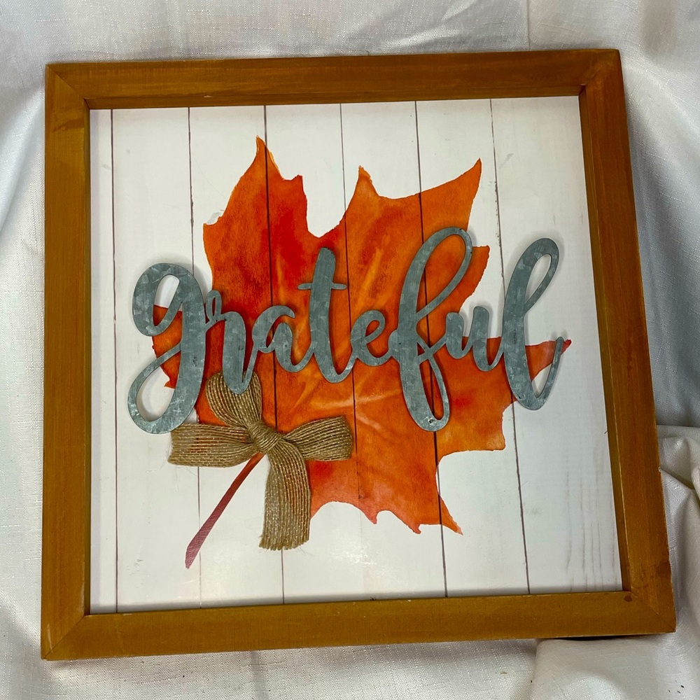 Autumn Wall Art Maple Leaf w/ word “Grateful” in cursive, aluminum cut imposed